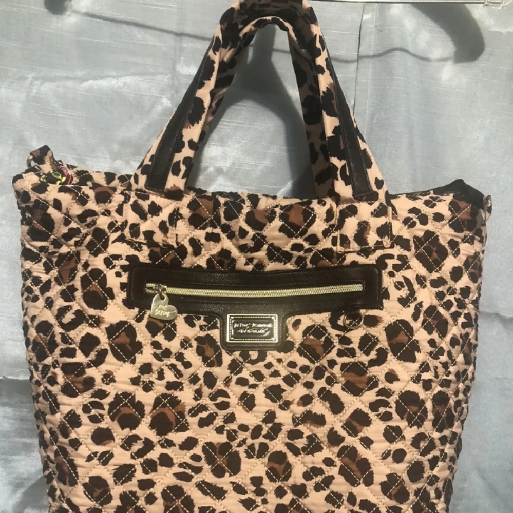 BETSEY JOHNSON LARGE CHEETAH & Floral PRINT BLk TOTE BAG HEART QUILTed